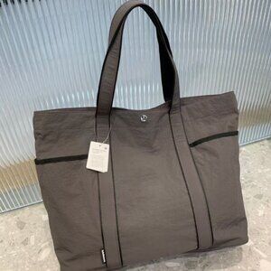 Restock soon Daily Multi-Pocket Tote Bag 20L